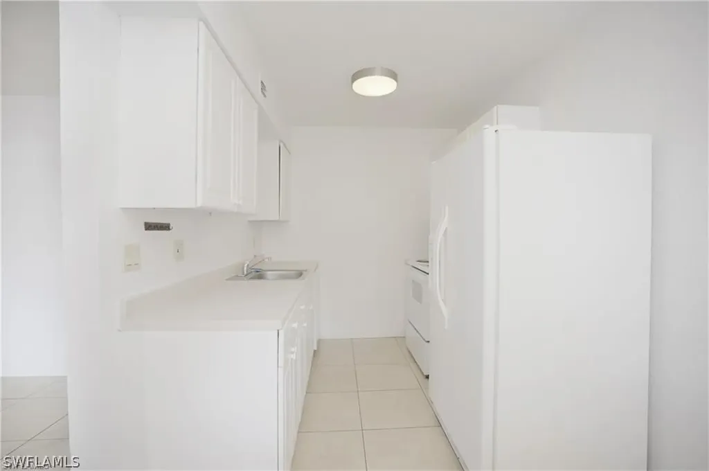 4635 Bayshore Drive Naples FL 34112