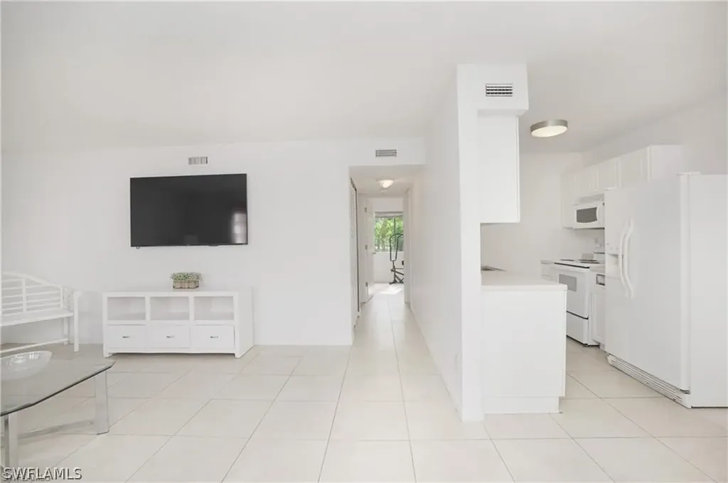 4635 Bayshore Drive Naples FL 34112