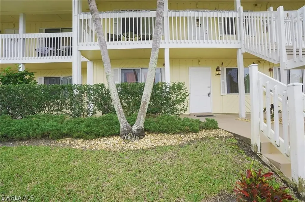 4635 Bayshore Drive Naples FL 34112