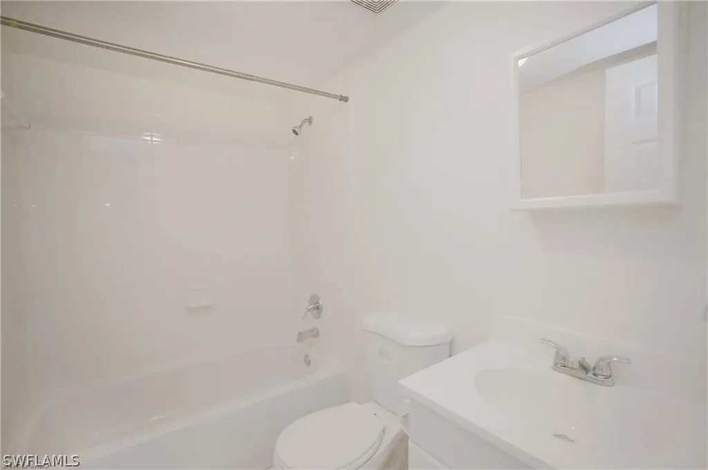 4635 Bayshore Drive Naples FL 34112