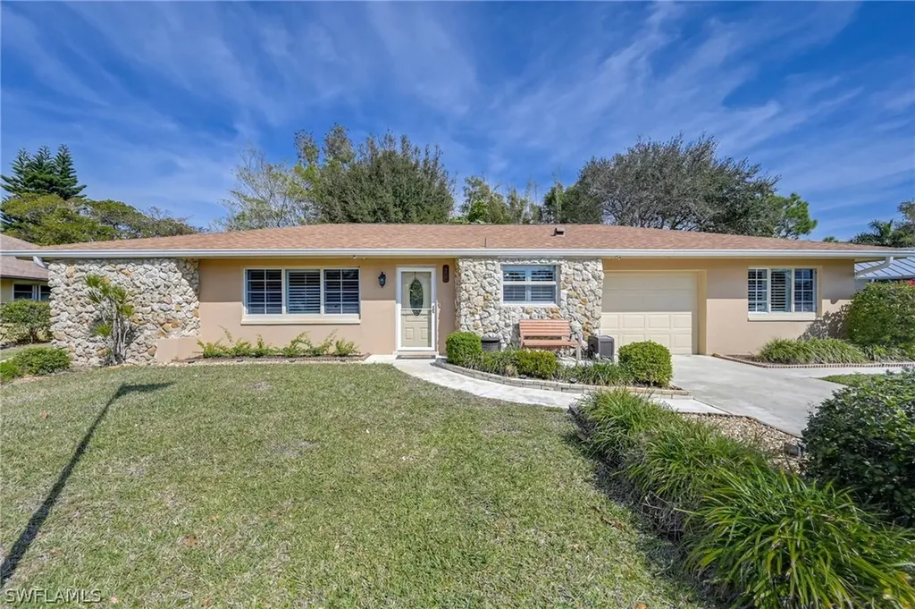 20 Maui Circle Naples FL 34112