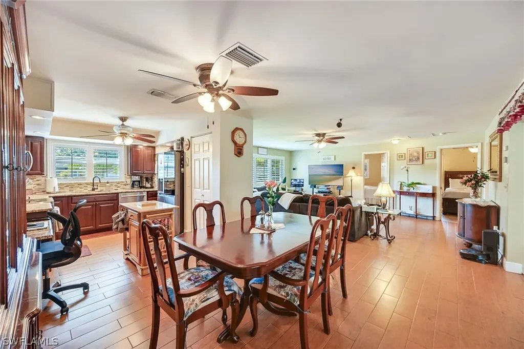 20 Maui Circle Naples FL 34112