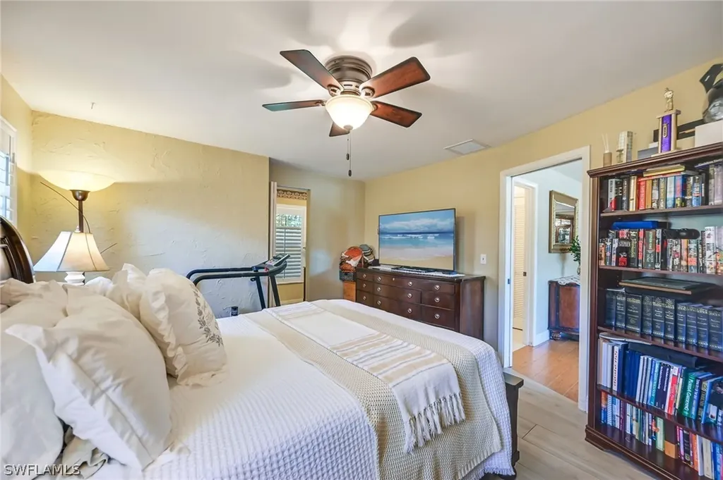 20 Maui Circle Naples FL 34112