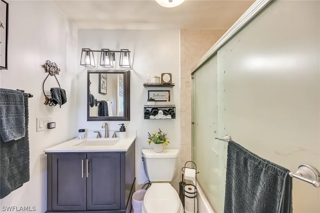 20 Maui Circle Naples FL 34112