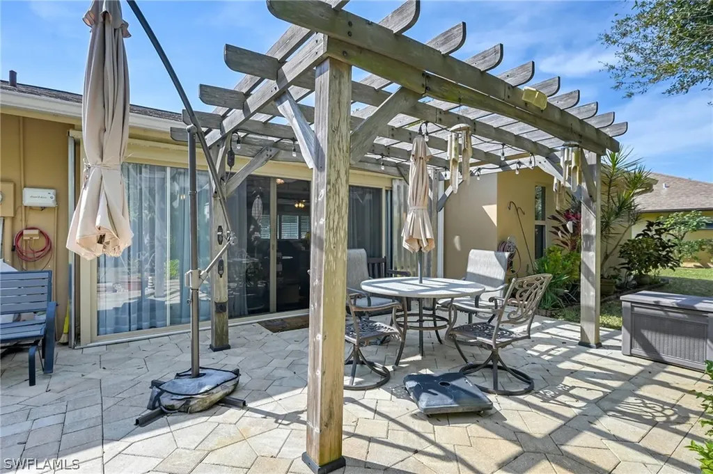 20 Maui Circle Naples FL 34112