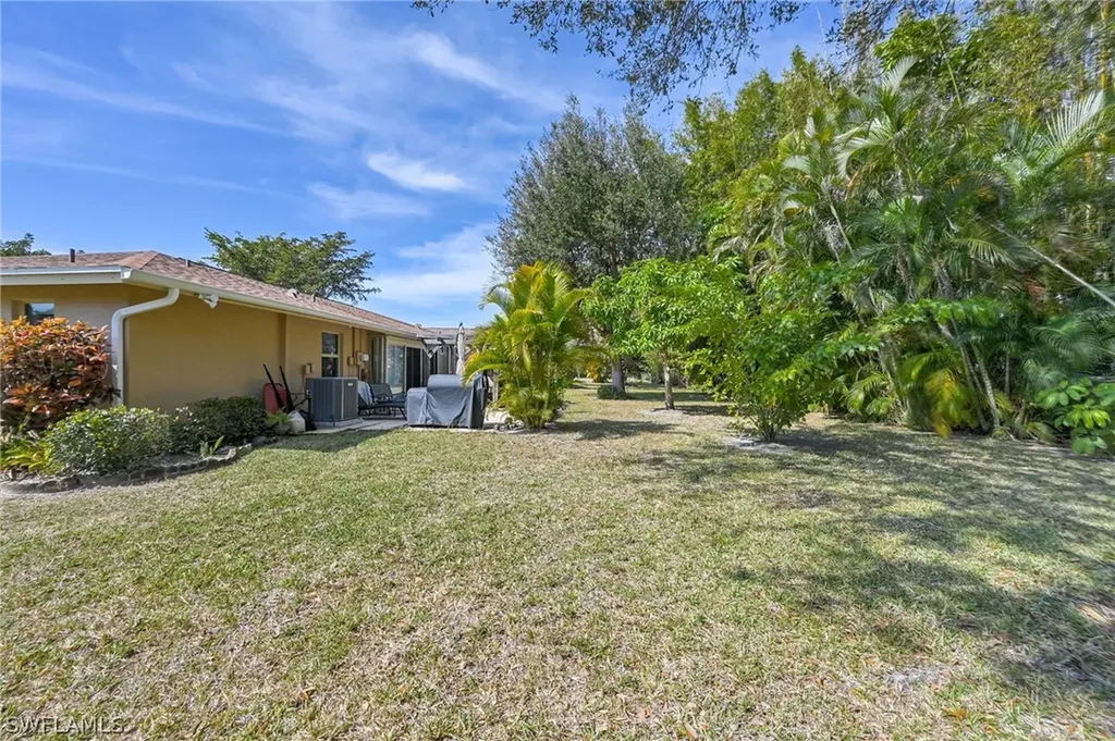 20 Maui Circle Naples FL 34112