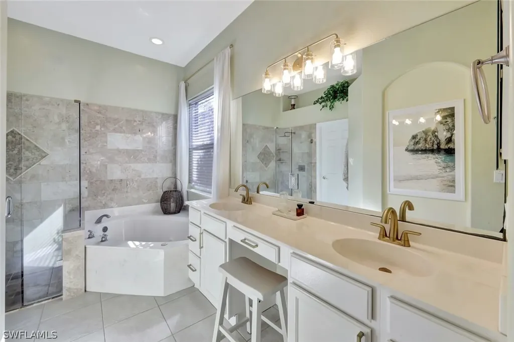 6499 Waverly Green Way Naples FL 34110