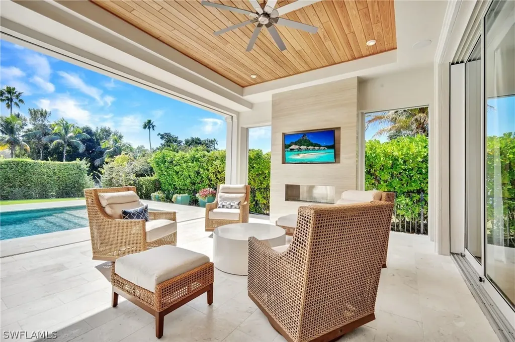 6892 Leeward Way Naples FL 34109