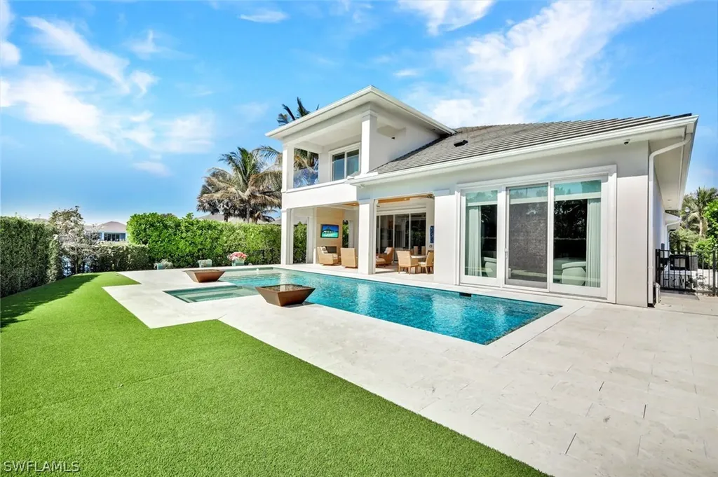 6892 Leeward Way Naples FL 34109