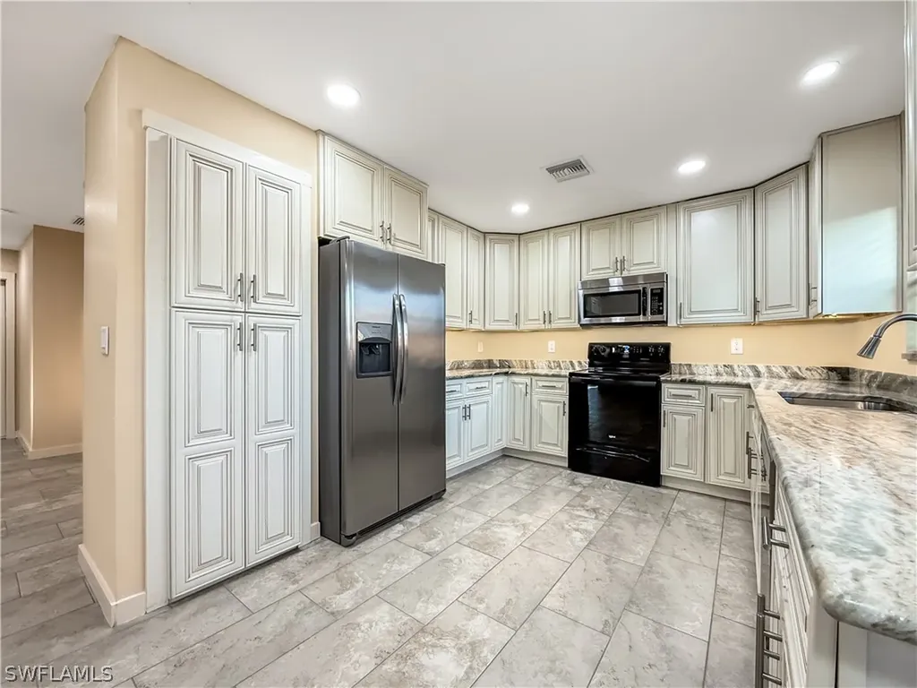 2115 Saint Croix Avenue Fort Myers FL 33905