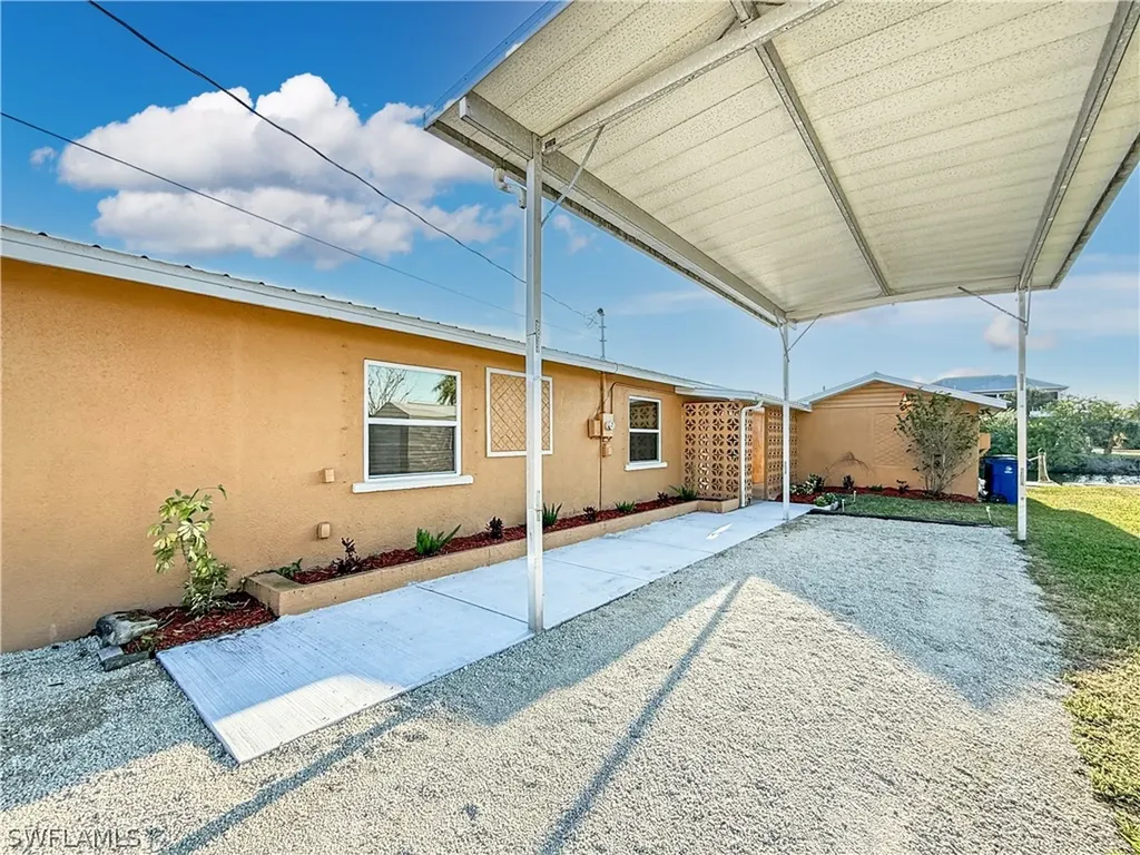 2115 Saint Croix Avenue Fort Myers FL 33905