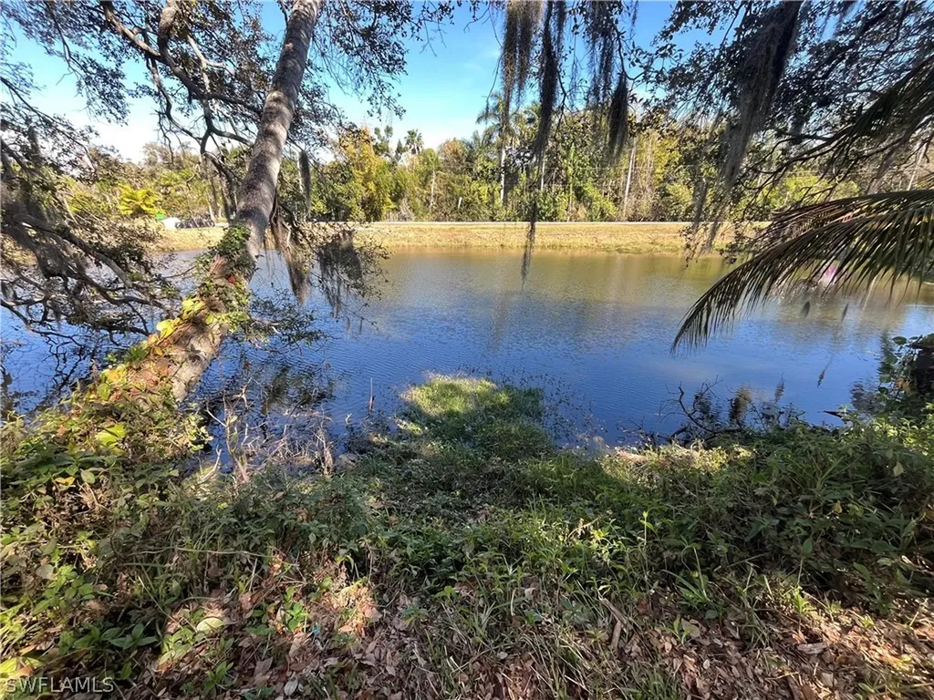 76 Crescent Lake Drive North Fort Myers FL 33917