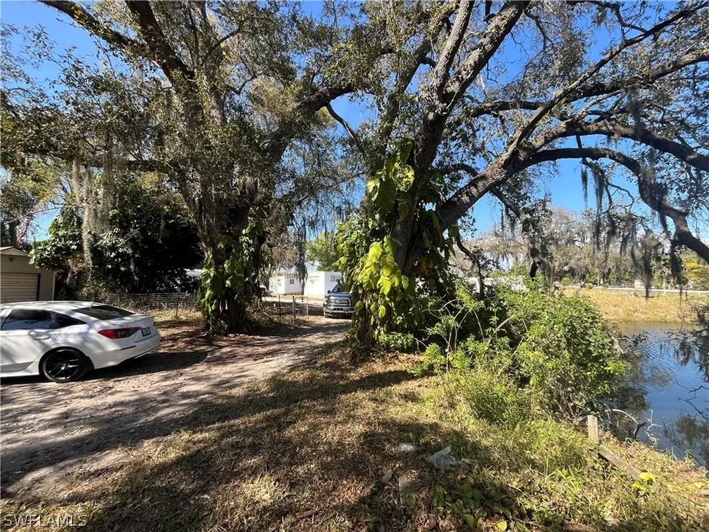 76 Crescent Lake Drive North Fort Myers FL 33917