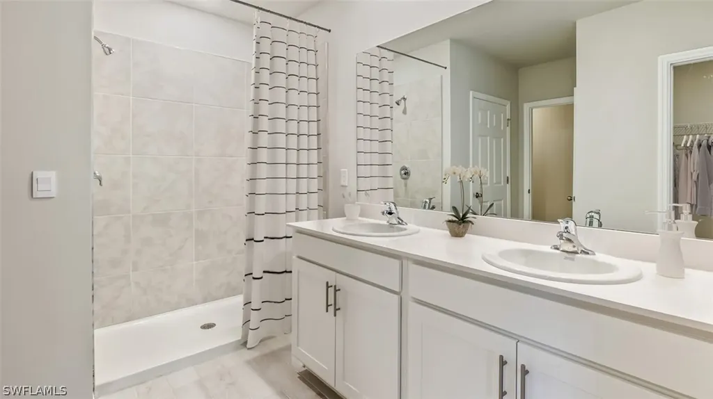 1018 NE 15th Terrace Cape Coral FL 33909