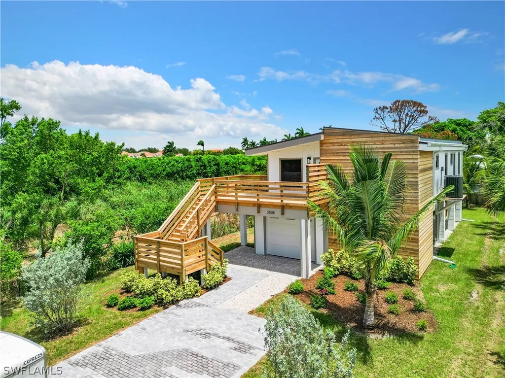 2505 Storter Avenue Naples FL 34112