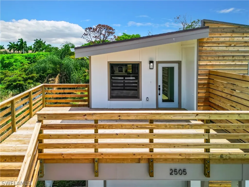 2505 Storter Avenue Naples FL 34112