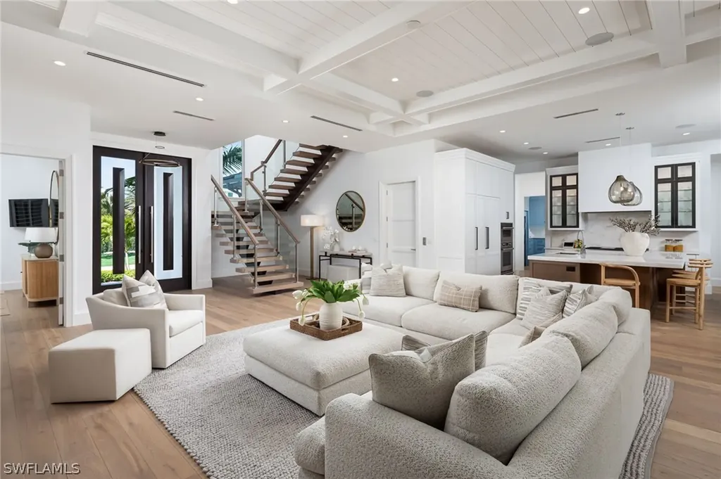 3636 Crayton Road Naples FL 34103