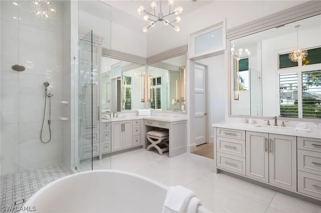 3636 Crayton Road Naples FL 34103