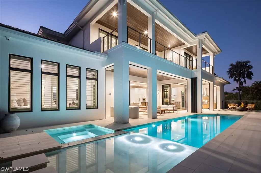 3636 Crayton Road Naples FL 34103