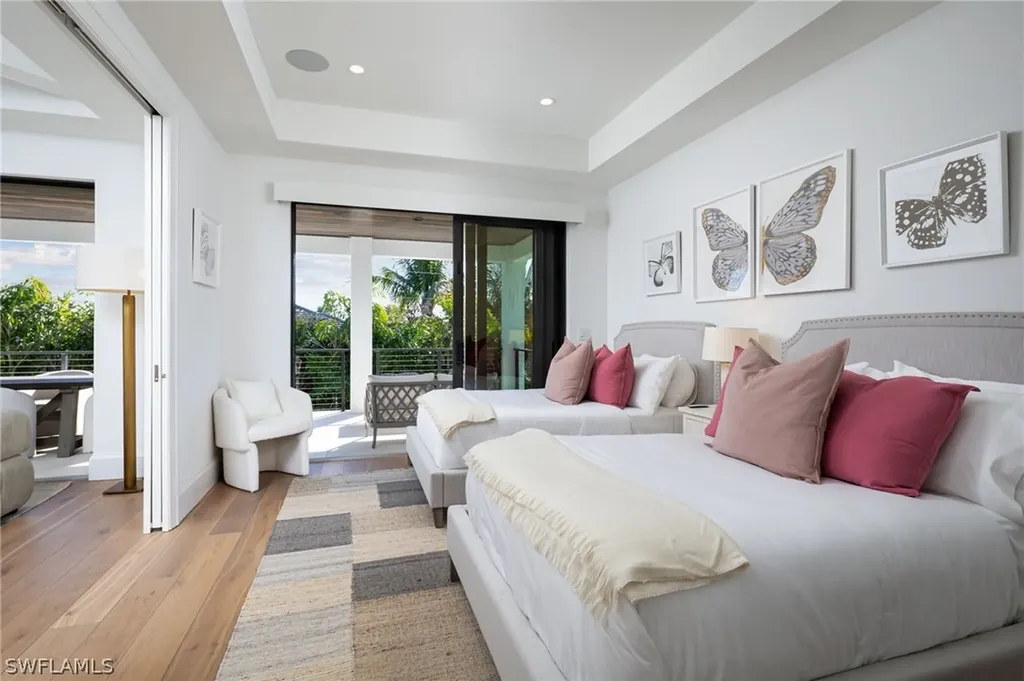 3636 Crayton Road Naples FL 34103