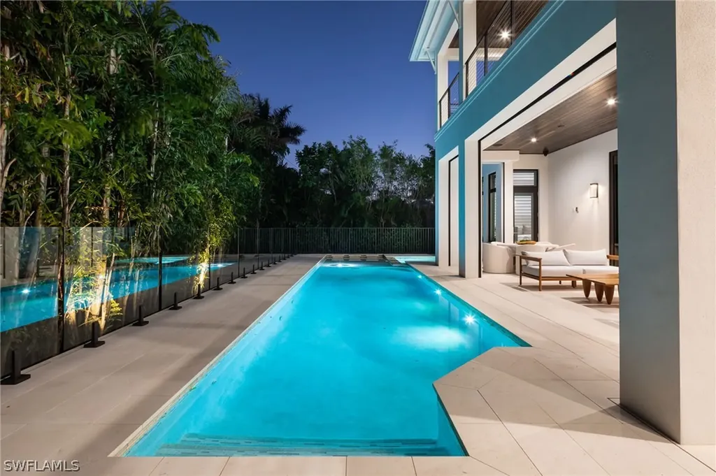 3636 Crayton Road Naples FL 34103