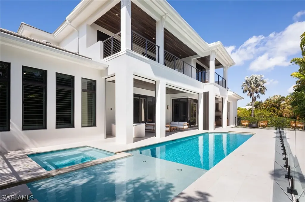 3636 Crayton Road Naples FL 34103