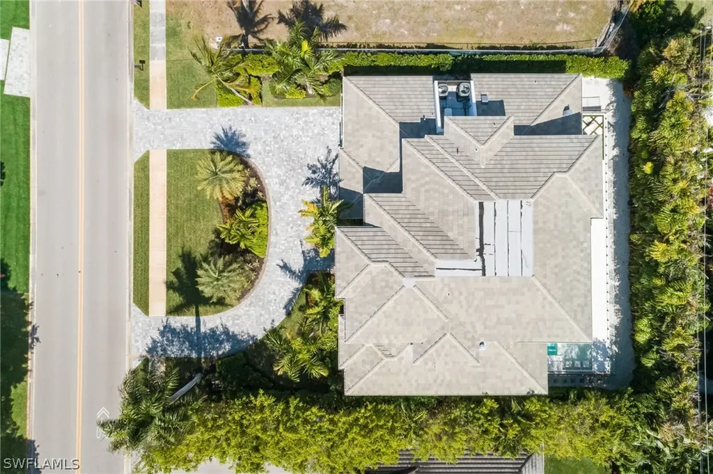 3636 Crayton Road Naples FL 34103