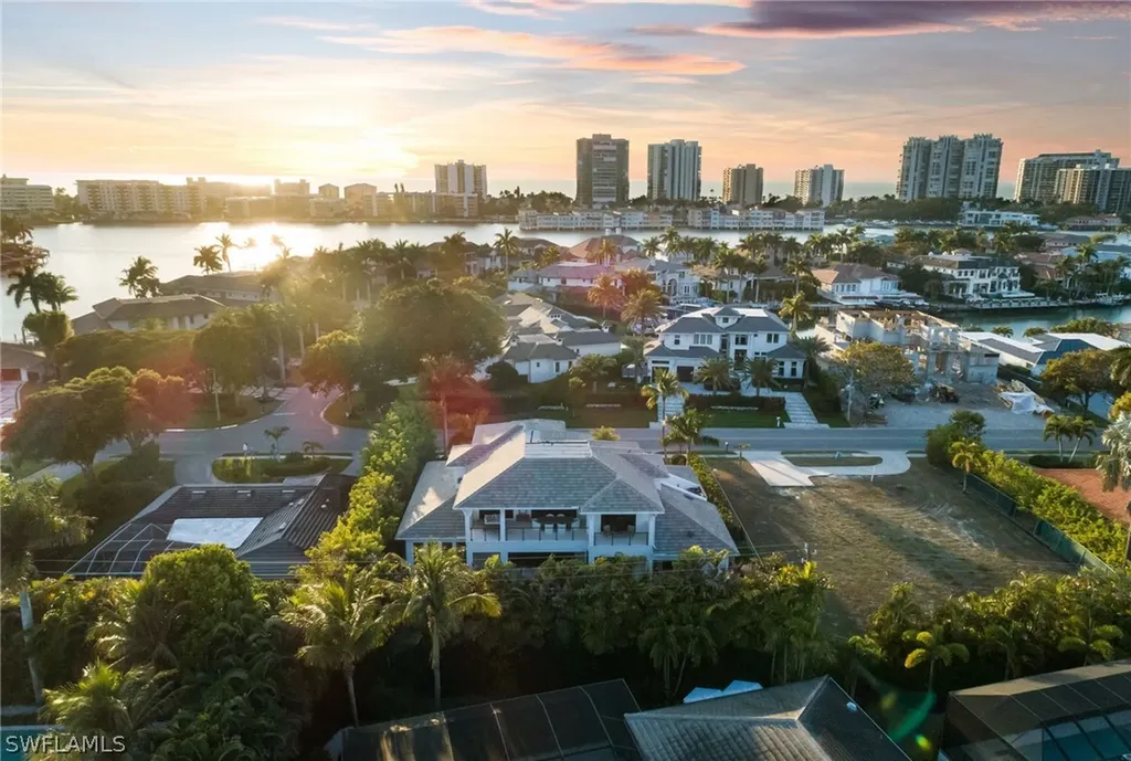 3636 Crayton Road Naples FL 34103