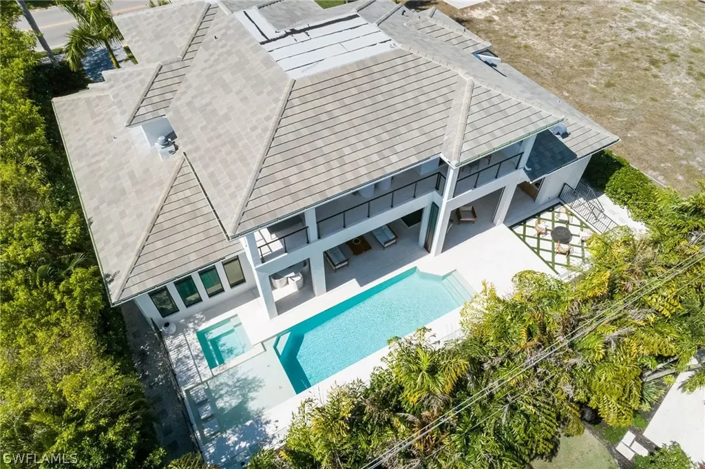 3636 Crayton Road Naples FL 34103