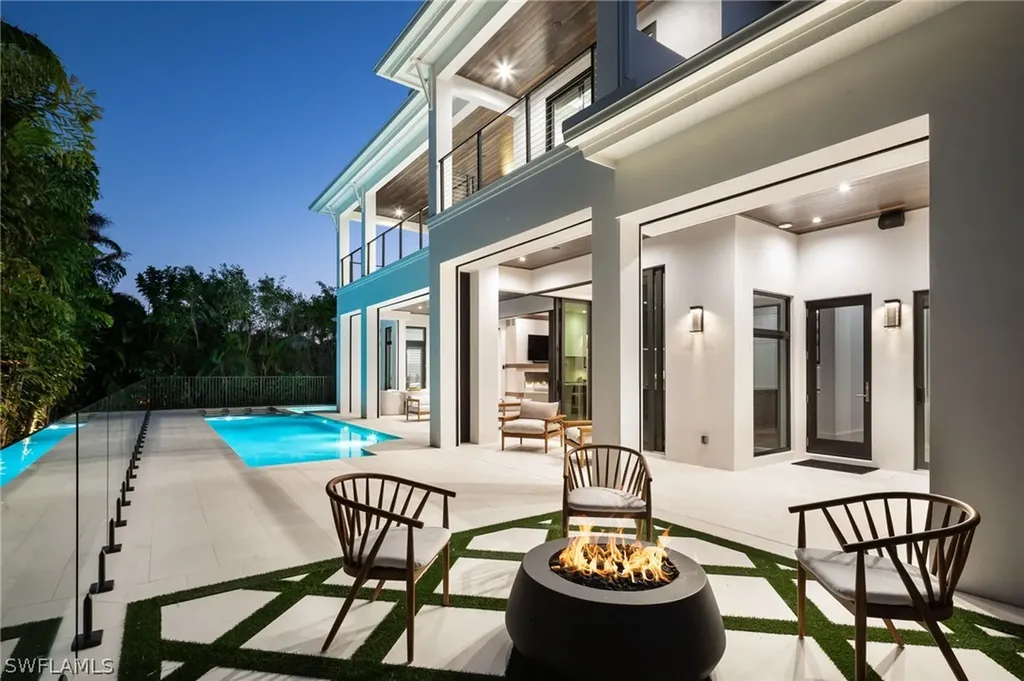 3636 Crayton Road Naples FL 34103