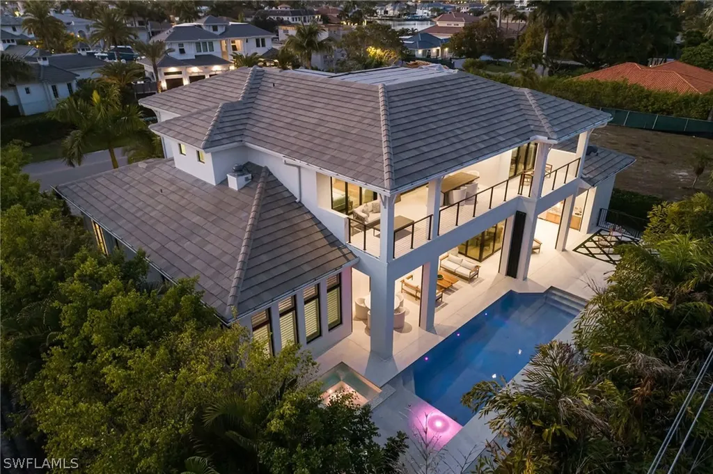 3636 Crayton Road Naples FL 34103