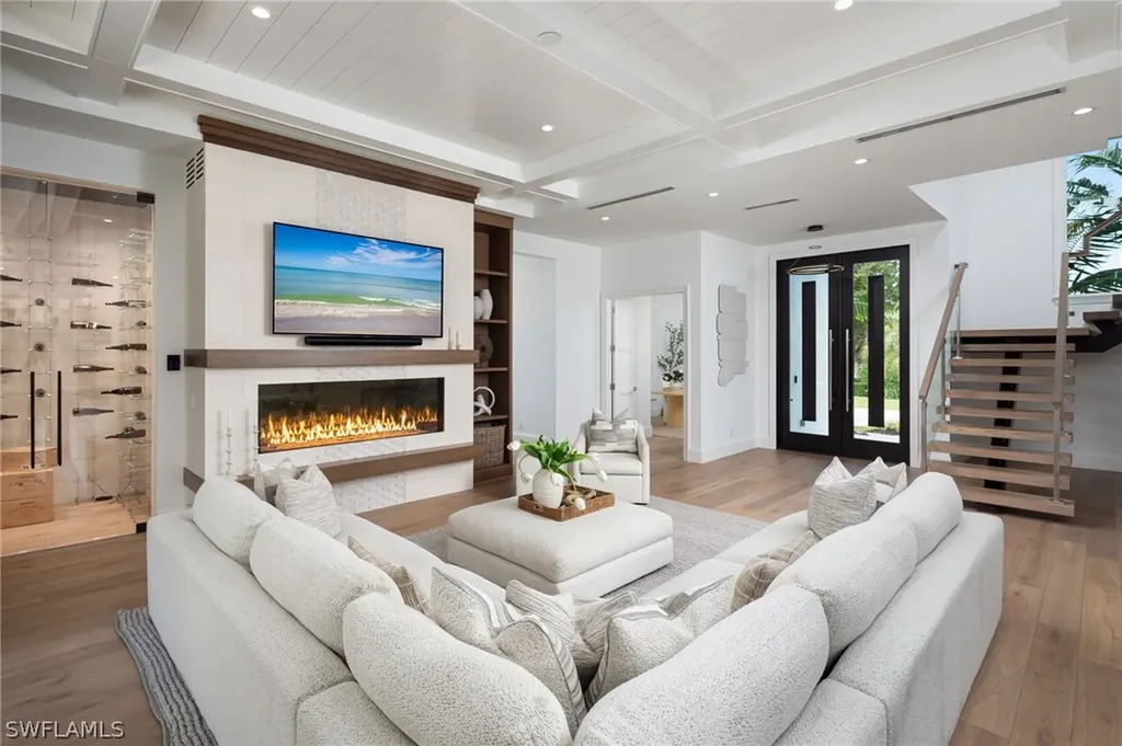 3636 Crayton Road Naples FL 34103