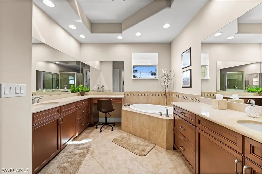 8069 Players Cove Drive Naples FL 34113