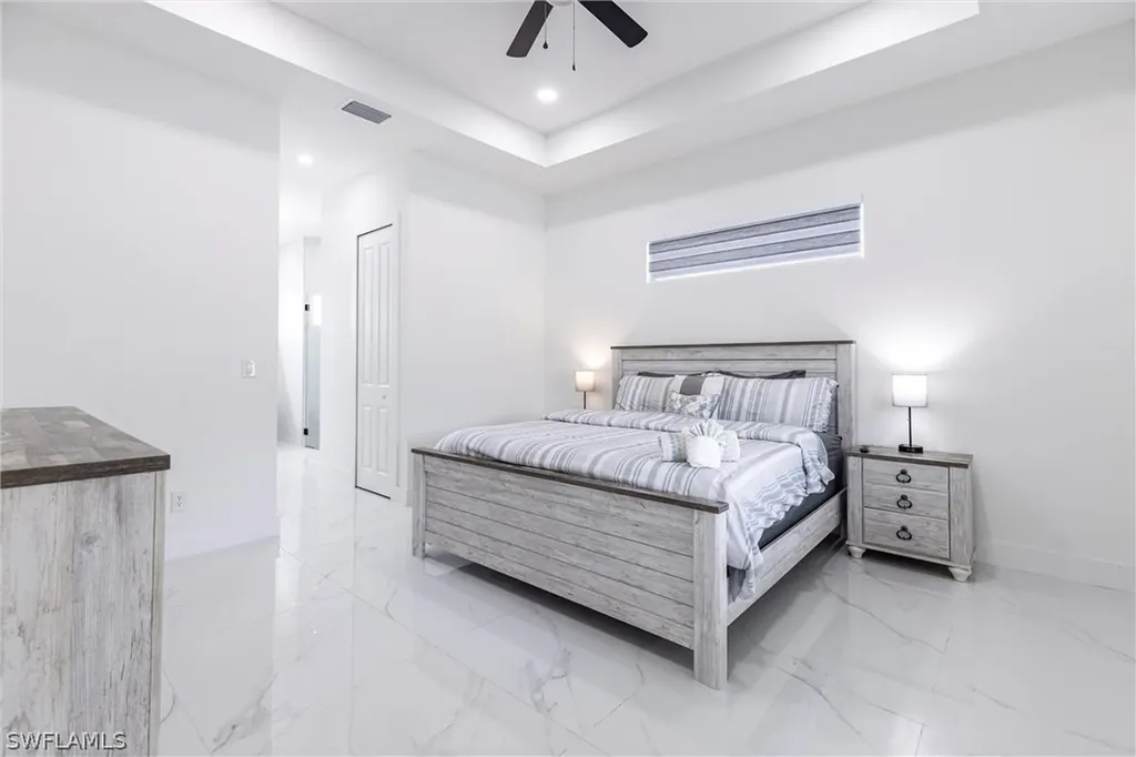 1005 NE 9th Terrace Cape Coral FL 33909