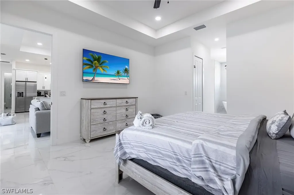 1005 NE 9th Terrace Cape Coral FL 33909