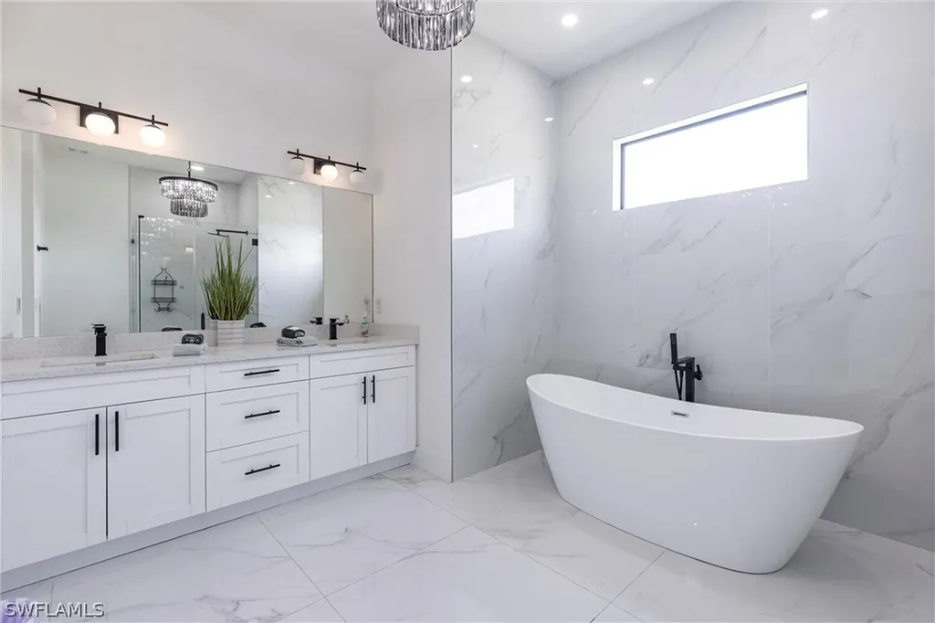 1005 NE 9th Terrace Cape Coral FL 33909