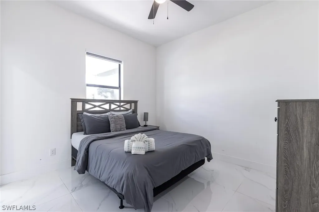 1005 NE 9th Terrace Cape Coral FL 33909
