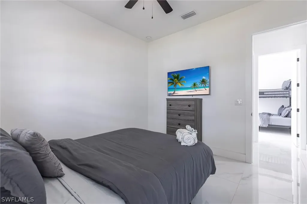 1005 NE 9th Terrace Cape Coral FL 33909
