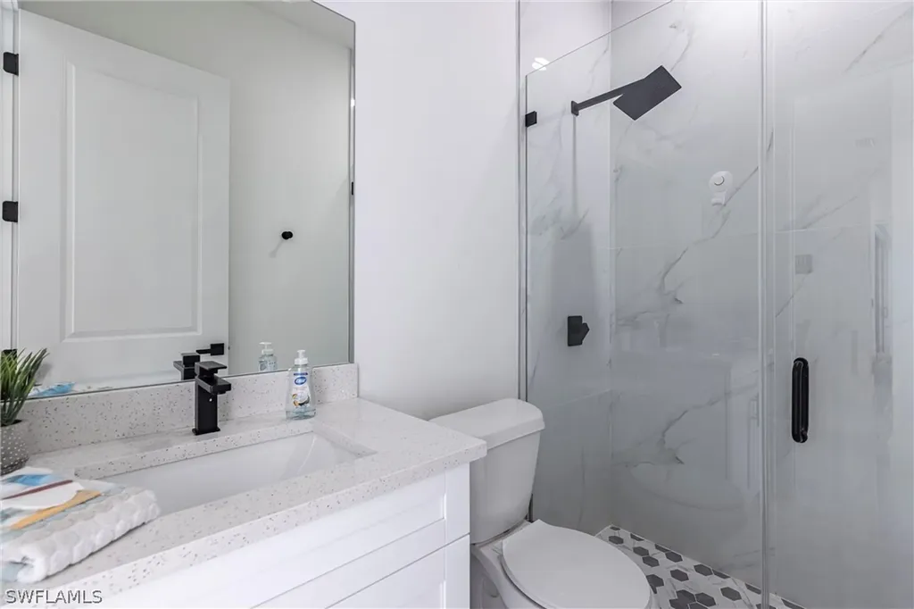 1005 NE 9th Terrace Cape Coral FL 33909