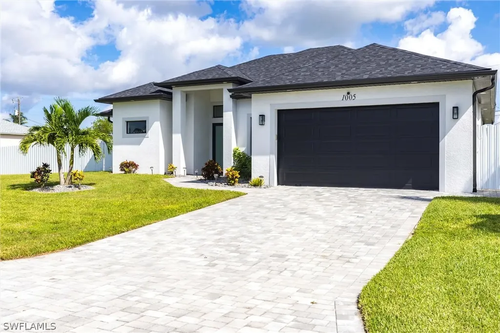 1005 NE 9th Terrace Cape Coral FL 33909