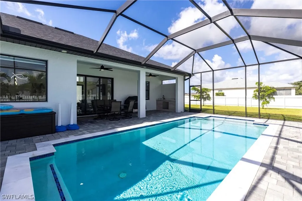 1005 NE 9th Terrace Cape Coral FL 33909