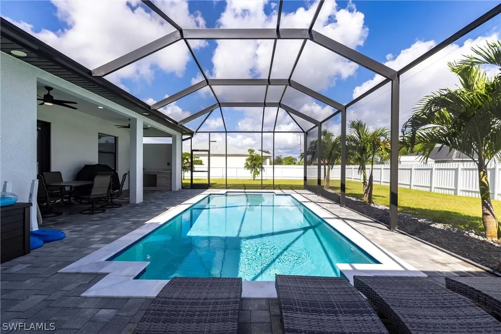 1005 NE 9th Terrace Cape Coral FL 33909