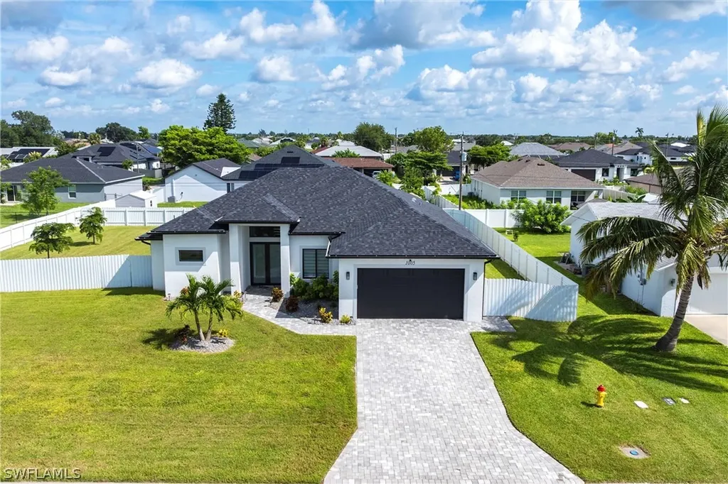 1005 NE 9th Terrace Cape Coral FL 33909
