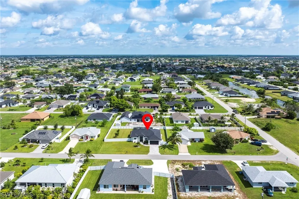 1005 NE 9th Terrace Cape Coral FL 33909