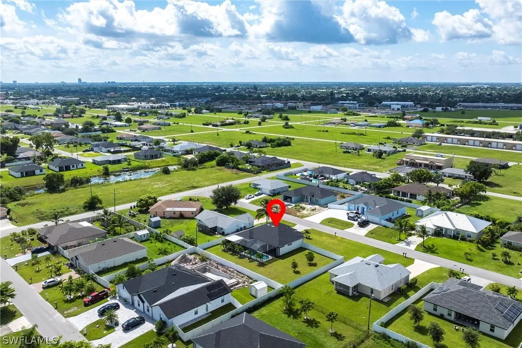 1005 NE 9th Terrace Cape Coral FL 33909
