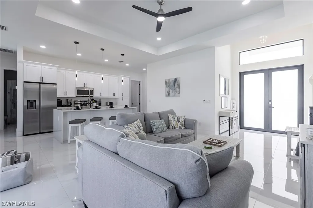 1005 NE 9th Terrace Cape Coral FL 33909