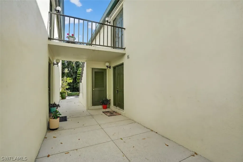 216 Bob O Link Way Naples FL 34105