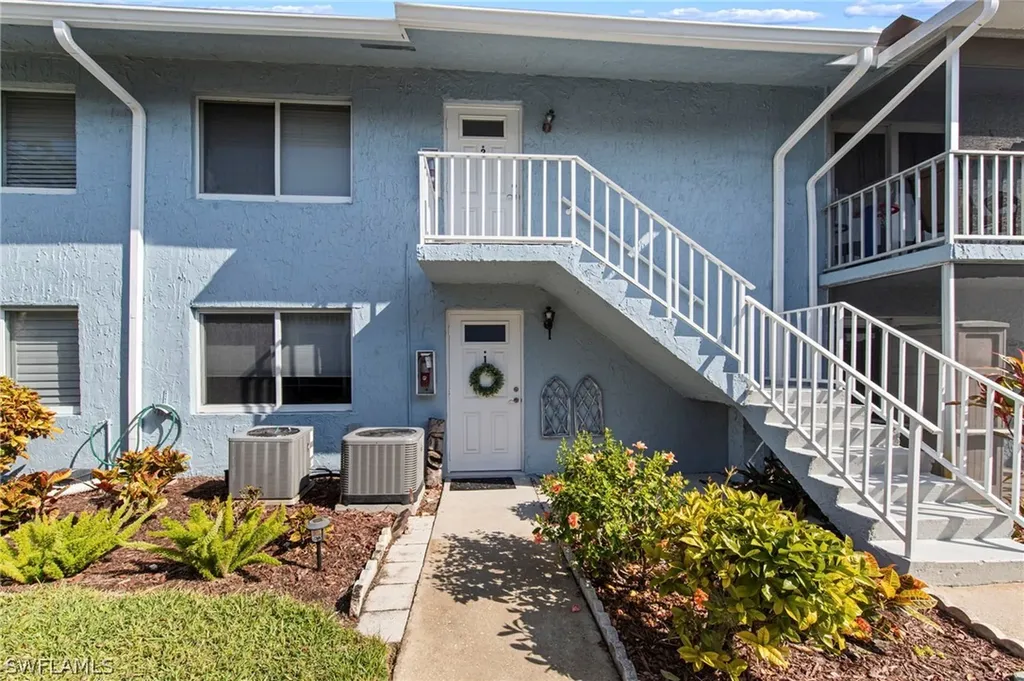 256 Palm Drive Naples FL 34112