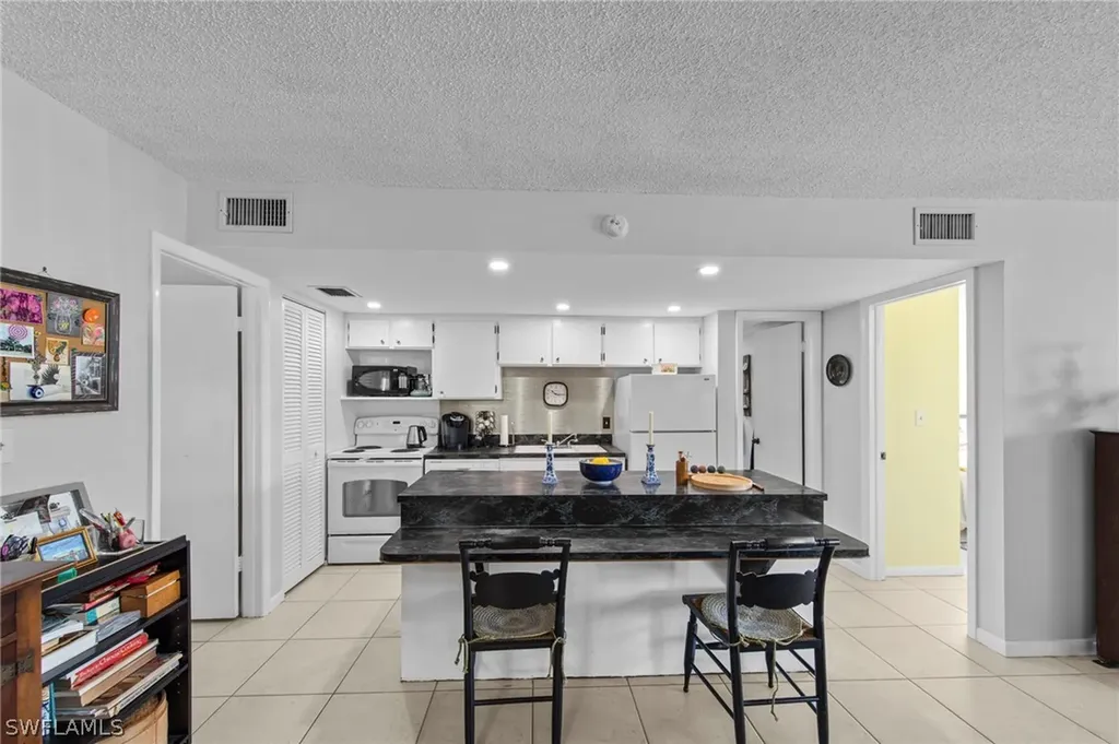 256 Palm Drive Naples FL 34112