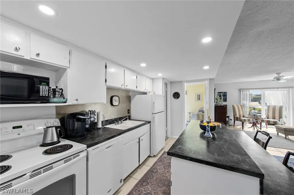 256 Palm Drive Naples FL 34112